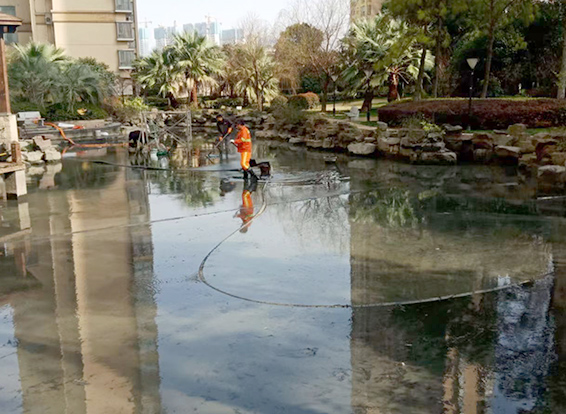 双滦景观池淤泥清理